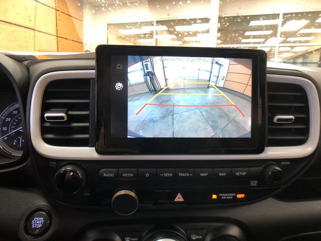 Used 2022 Hyundai Venue Limited w/ Cargo Package FWD image 16