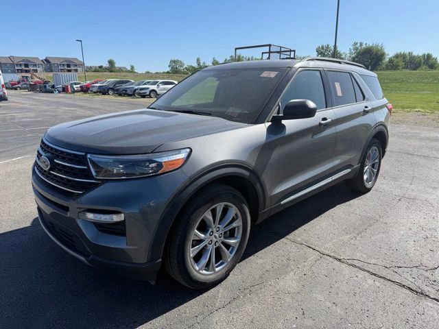 Certified 2023 Ford Explorer XLT w/ Equipment Group 202A AWD/4WD image 1