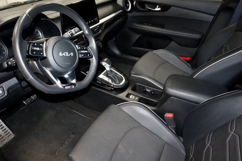 Used 2023 Kia Forte GT-Line w/ GT-Line Premium Package FWD image 23