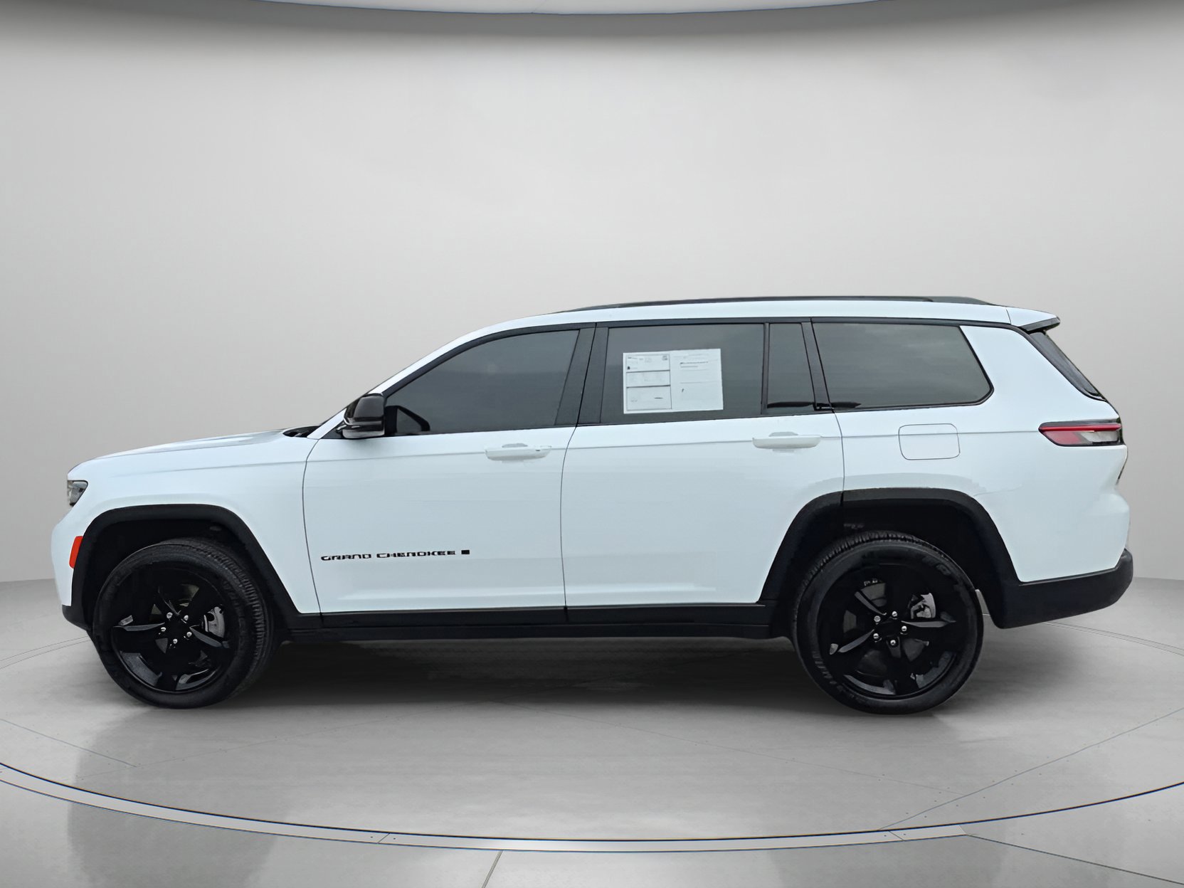 Used 2025 Jeep Grand Cherokee L Altitude image 9