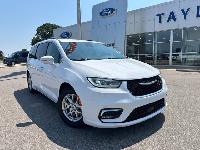 Used 2022 Chrysler Pacifica Touring-L FWD image 4