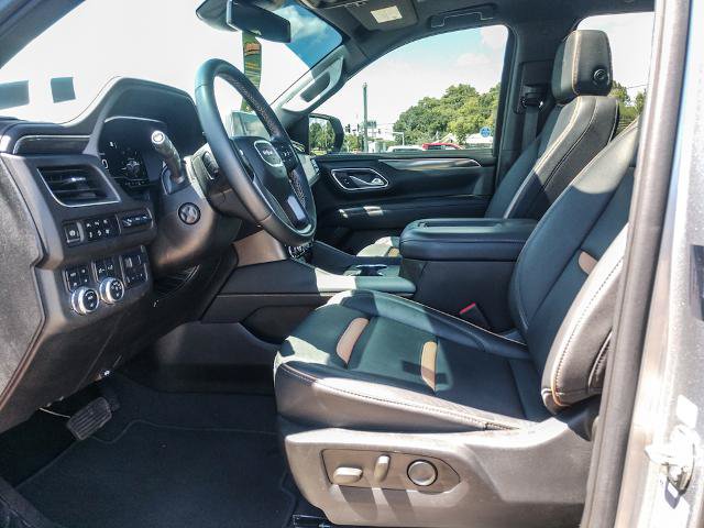 Used 2023 GMC Yukon XL AT4 w/ AT4 Premium Plus Package AWD/4WD image 11