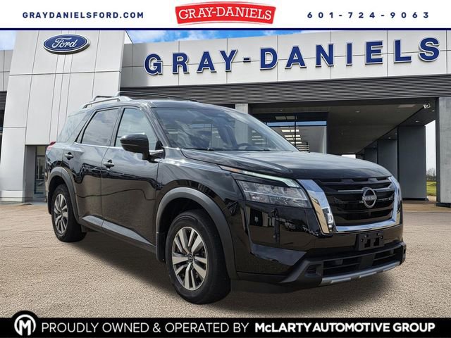 Used 2023 Nissan Pathfinder SL