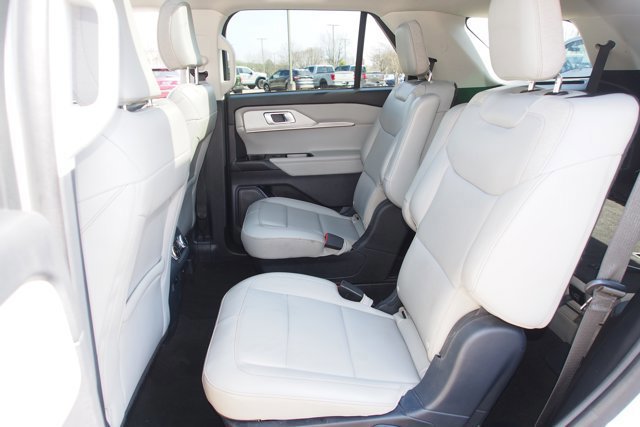 Certified 2025 Ford Explorer Active w/ Active Comfort Package image 21