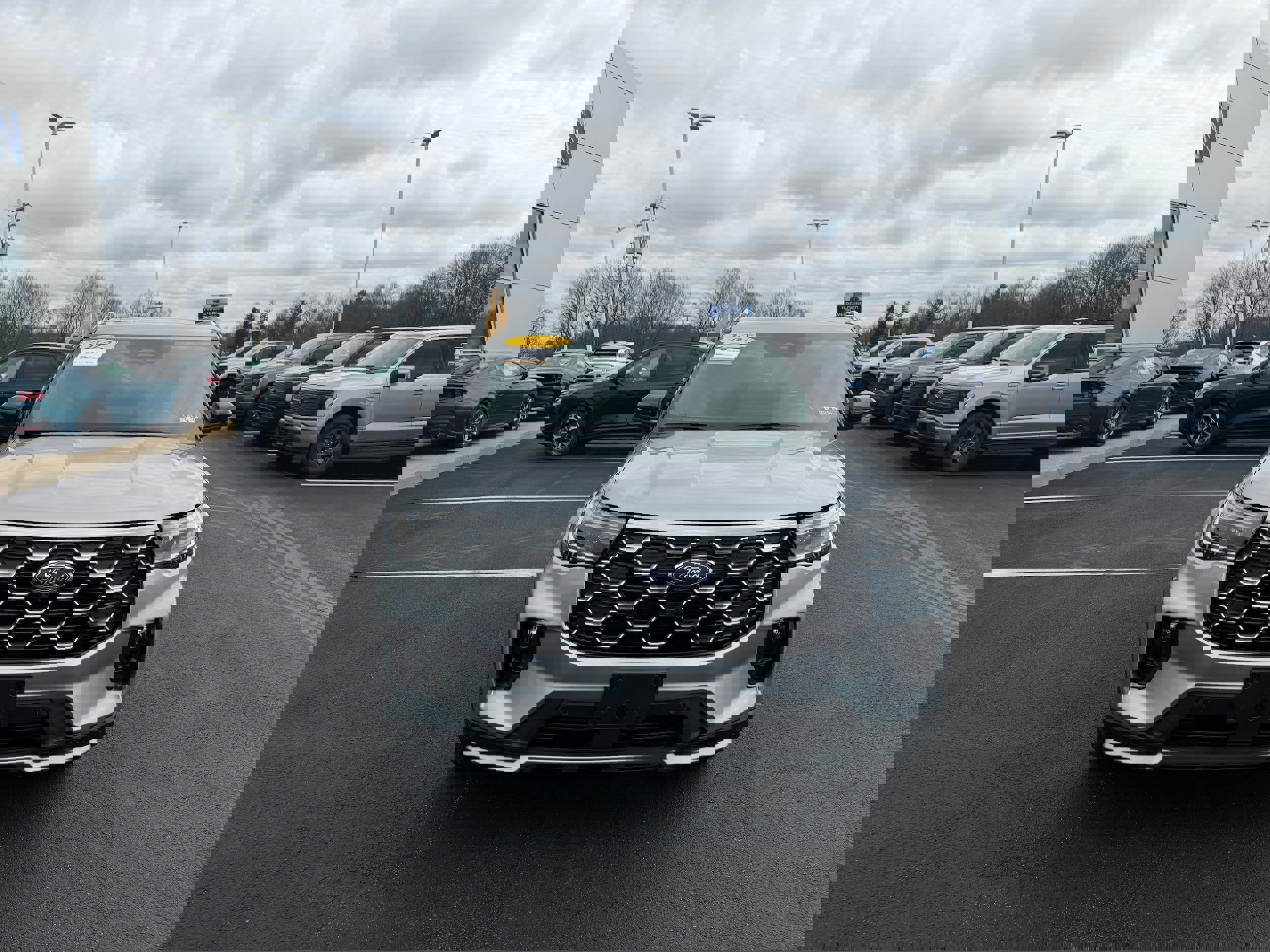 Certified 2025 Ford Explorer Platinum w/ Ultimate Package image 9