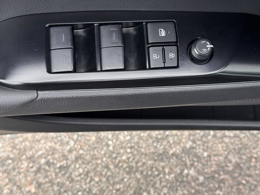 Used 2025 Toyota Camry LE FWD image 16