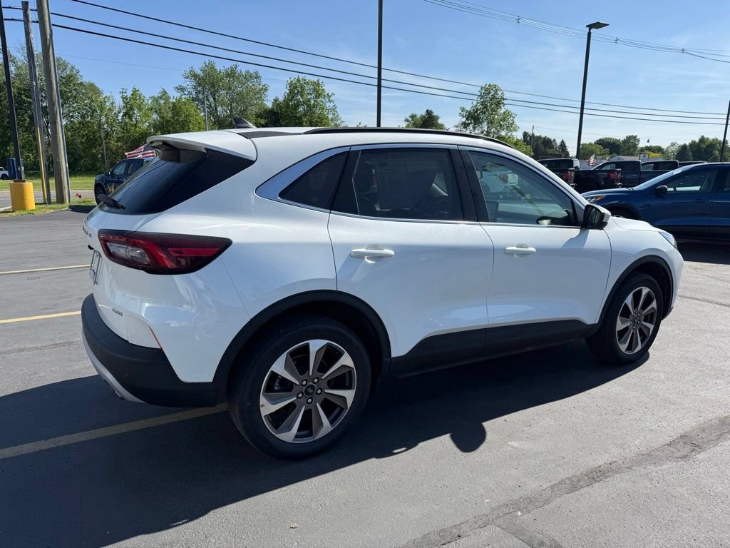 Certified 2024 Ford Escape Platinum w/ Premium Technology Package AWD/4WD image 12