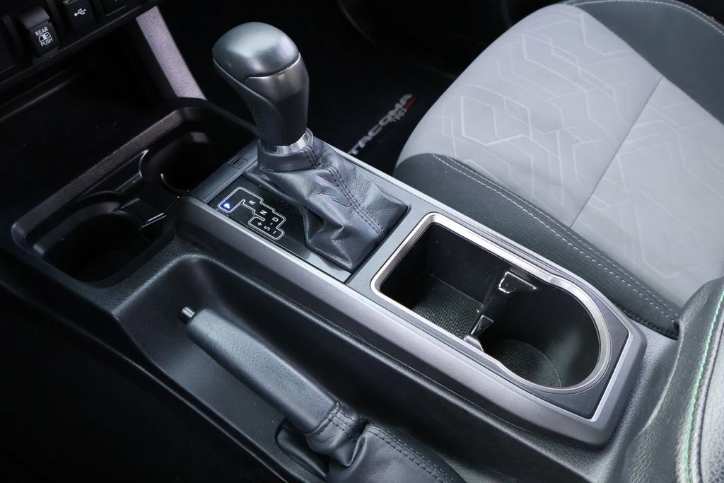 Used 2022 Toyota Tacoma TRD Sport AWD/4WD image 32