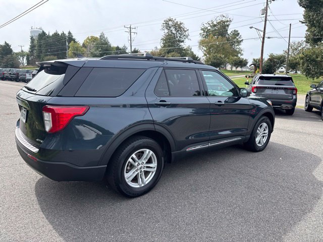Certified 2024 Ford Explorer XLT w/ Equipment Group 202A AWD/4WD image 3