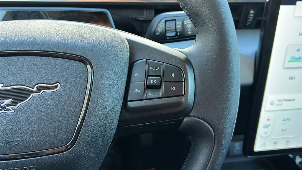 Certified 2022 Ford Mustang Mach-E Select w/ Comfort/Technology Package image 16