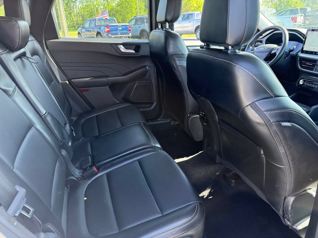 Certified 2024 Ford Escape Platinum w/ Premium Technology Package AWD/4WD image 14