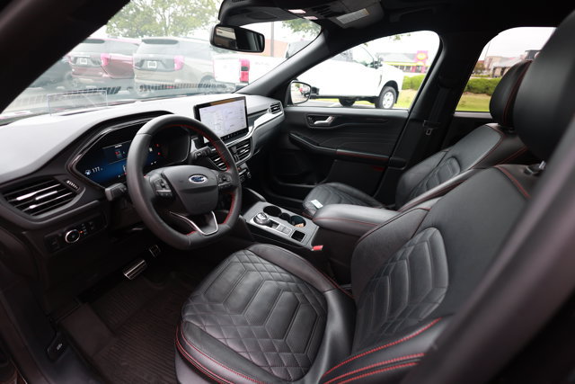 Certified 2024 Ford Escape ST-Line Elite w/ Premium Technology Package AWD/4WD image 13