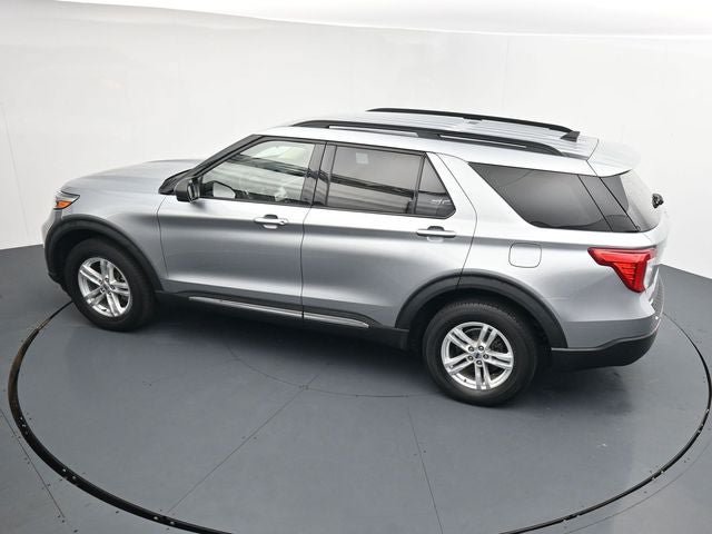 Certified 2022 Ford Explorer XLT w/ Equipment Group 202A AWD/4WD image 32