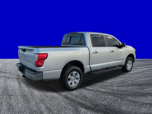 Used 2019 Nissan Titan SV image 4