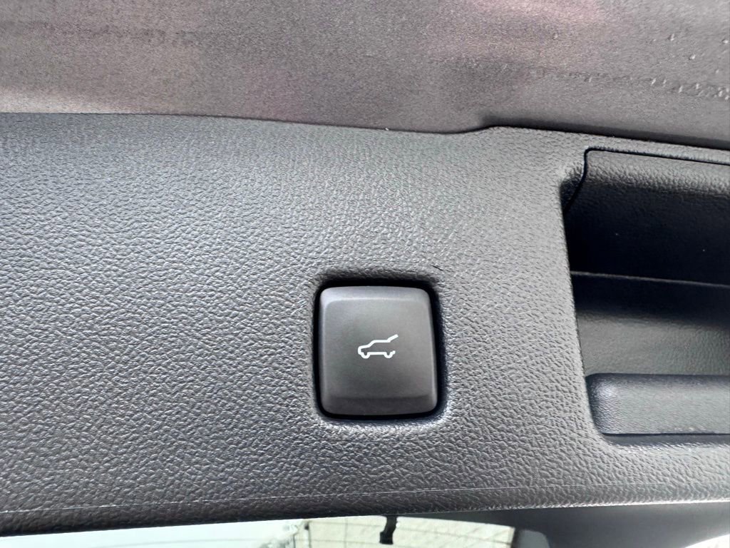 Certified 2023 Ford Escape SE w/ PHEV Premium Package image 45