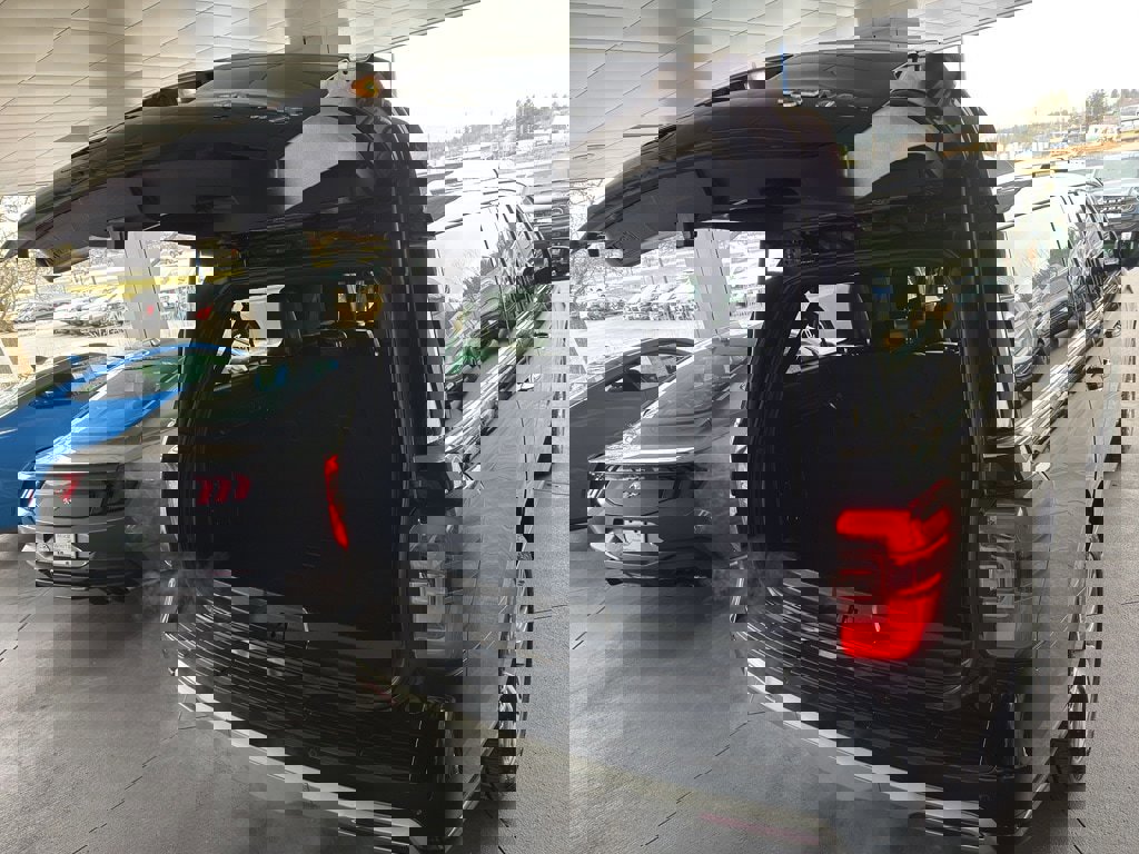 Certified 2023 Ford Expedition Max Platinum image 3