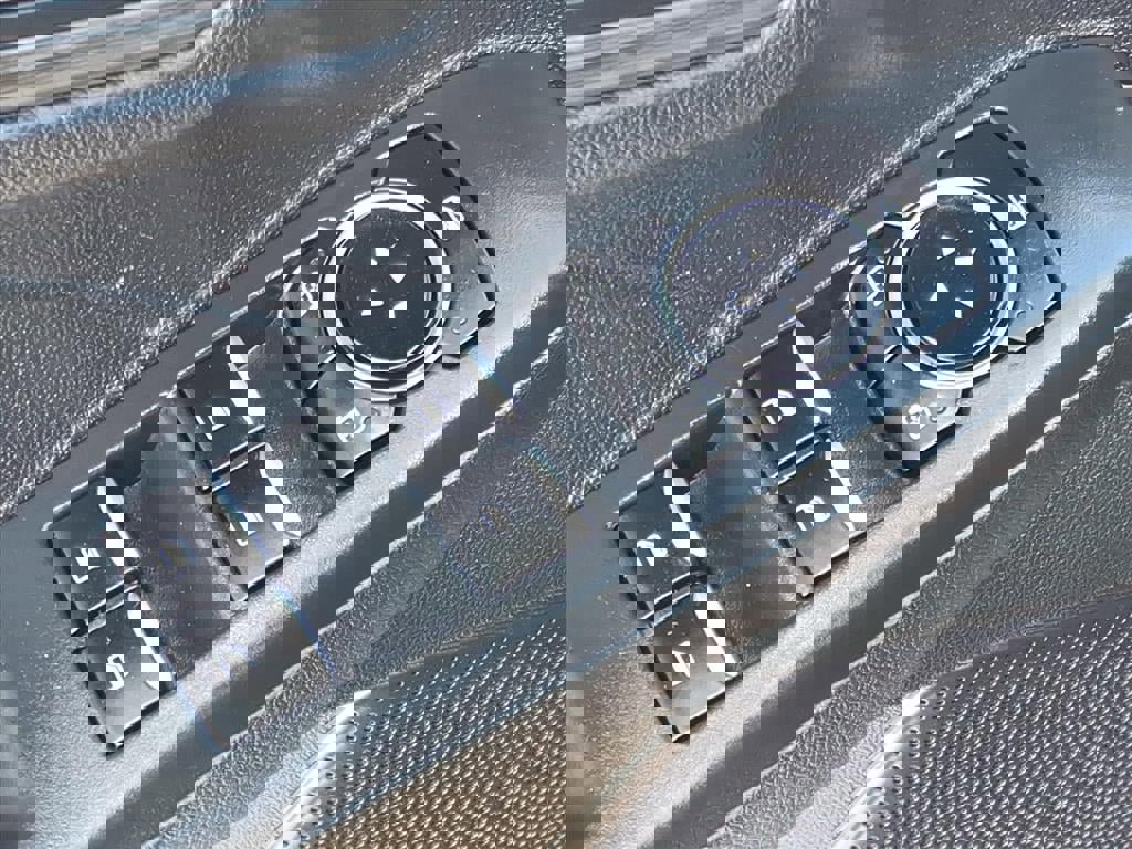 Certified 2023 Ford Escape Platinum w/ Class II Trailer Tow Package image 21