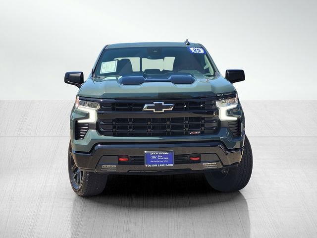 Used 2025 Chevrolet Silverado 1500 LT Trail Boss w/ Convenience Package II AWD/4WD image 2