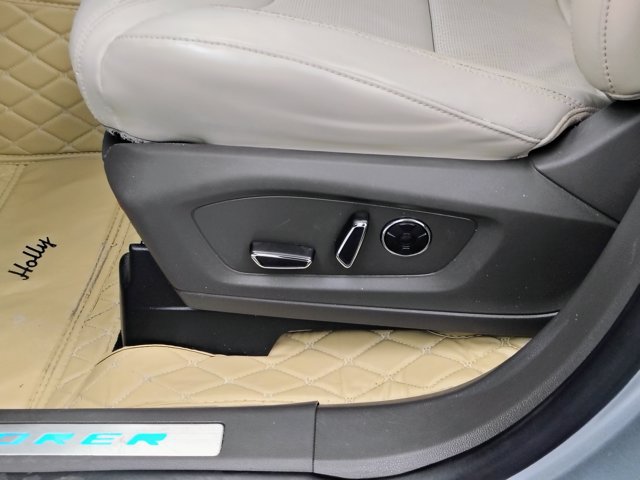 Certified 2020 Ford Explorer Platinum w/ Premium Technology Package AWD/4WD image 26