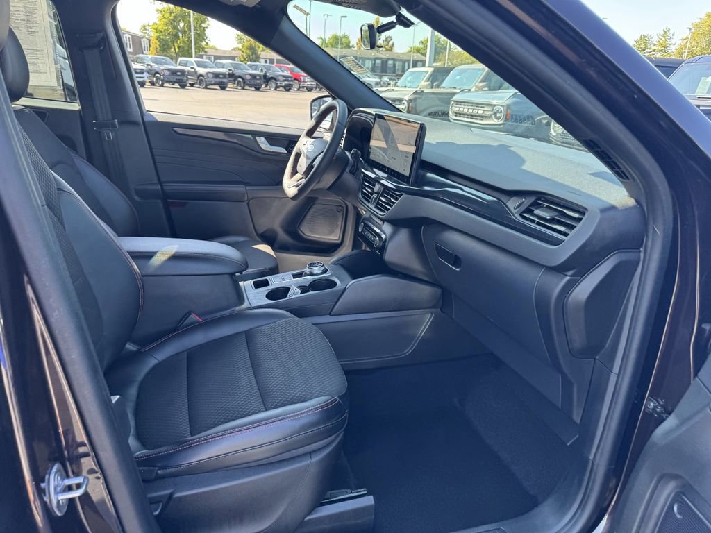 Certified 2023 Ford Escape ST-Line w/ Tech Pack #1 image 7