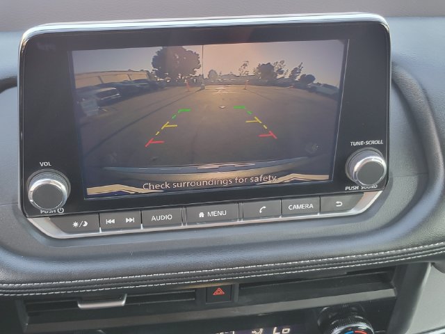 Used 2023 Nissan Rogue SV FWD image 10