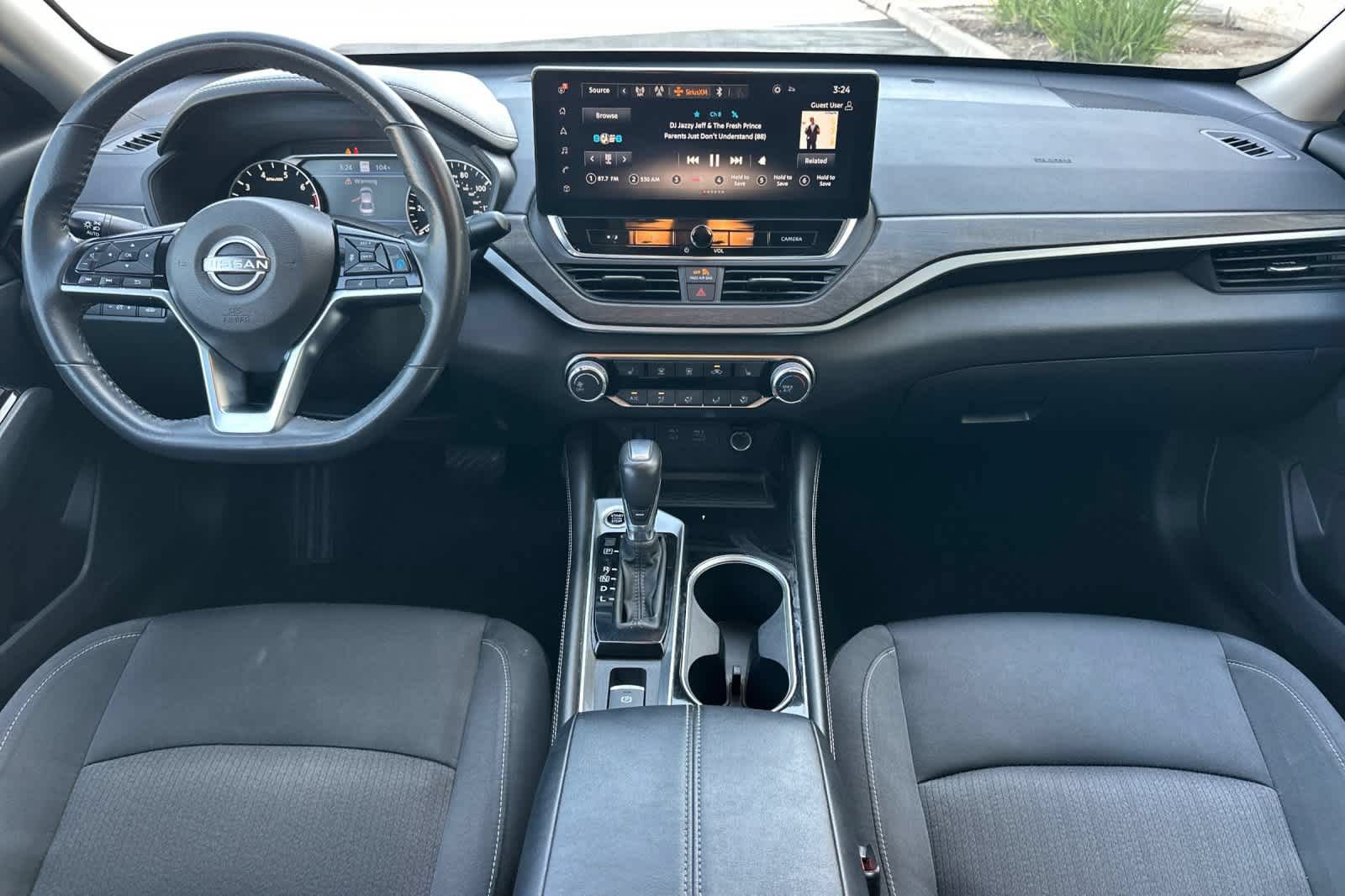 Used 2023 Nissan Altima 2.5 SV w/ SV Premium Package AWD/4WD image 3