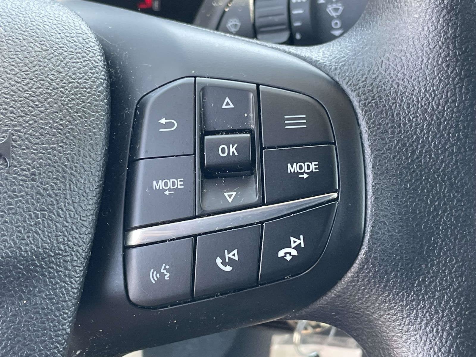 Certified 2025 Ford Maverick XL FWD image 20