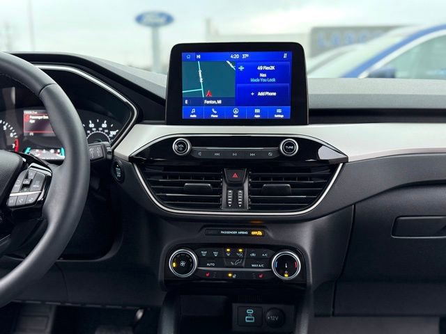 Certified 2022 Ford Escape SE w/ Cold Weather Package image 35