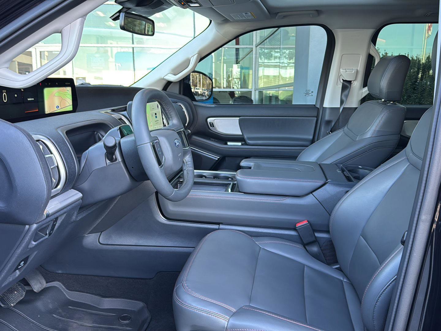 Certified 2025 Ford Expedition Active image 8