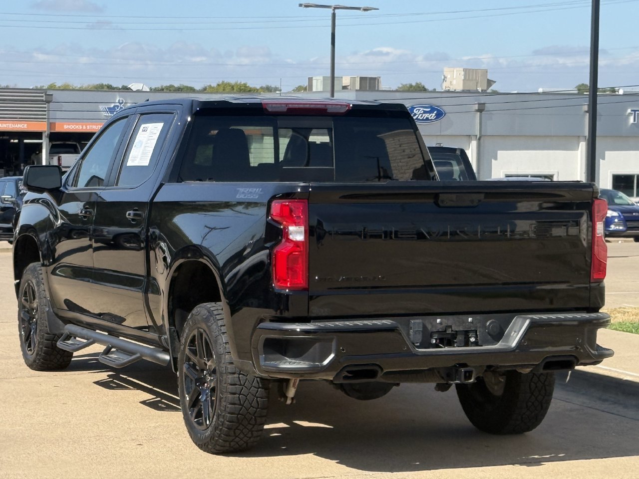 Used 2024 Chevrolet Silverado 1500 LT Trail Boss w/ LT Trail Boss Premium Package AWD/4WD image 5