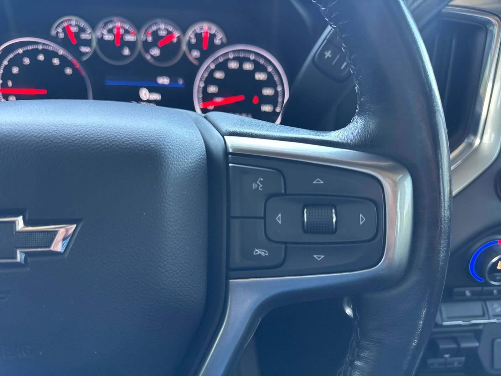 Used 2021 Chevrolet Silverado 1500 LT Trail Boss w/ Convenience Package II image 34