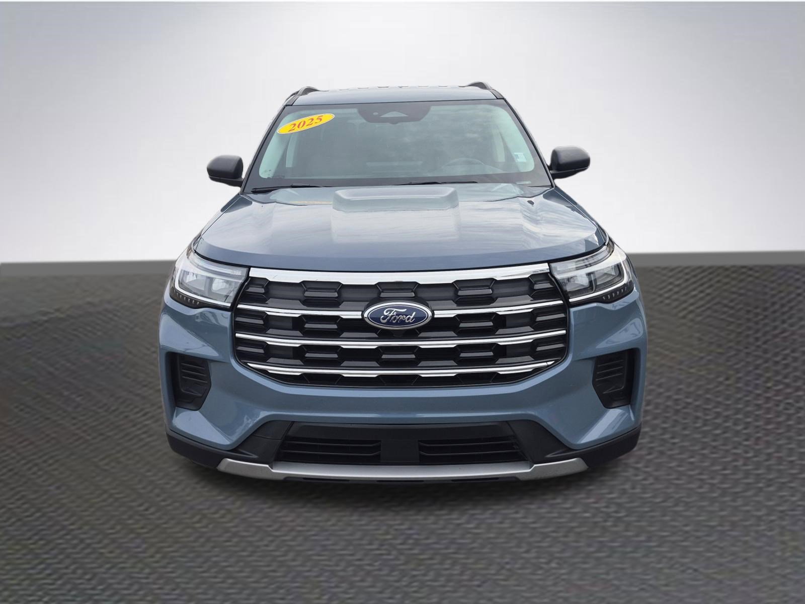 Certified 2025 Ford Explorer Active image 3