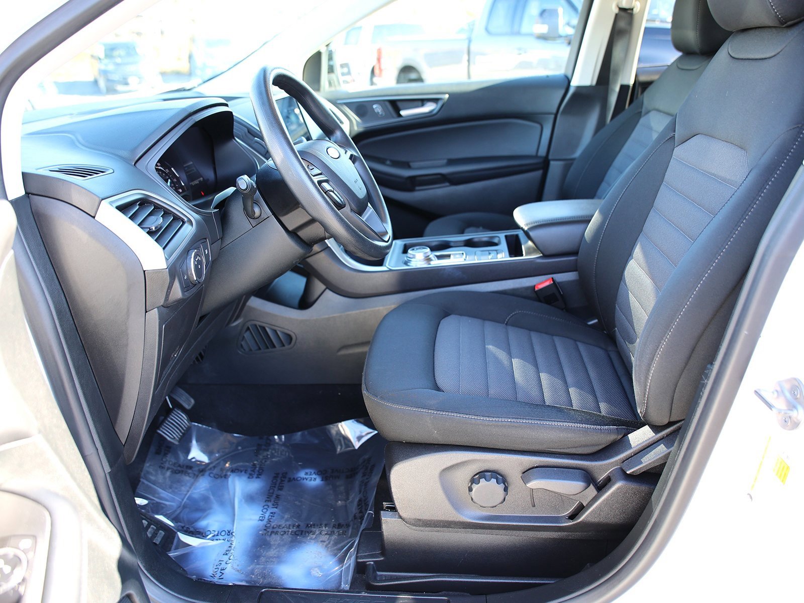 Certified 2023 Ford Edge SE w/ Black Appearance Package image 16