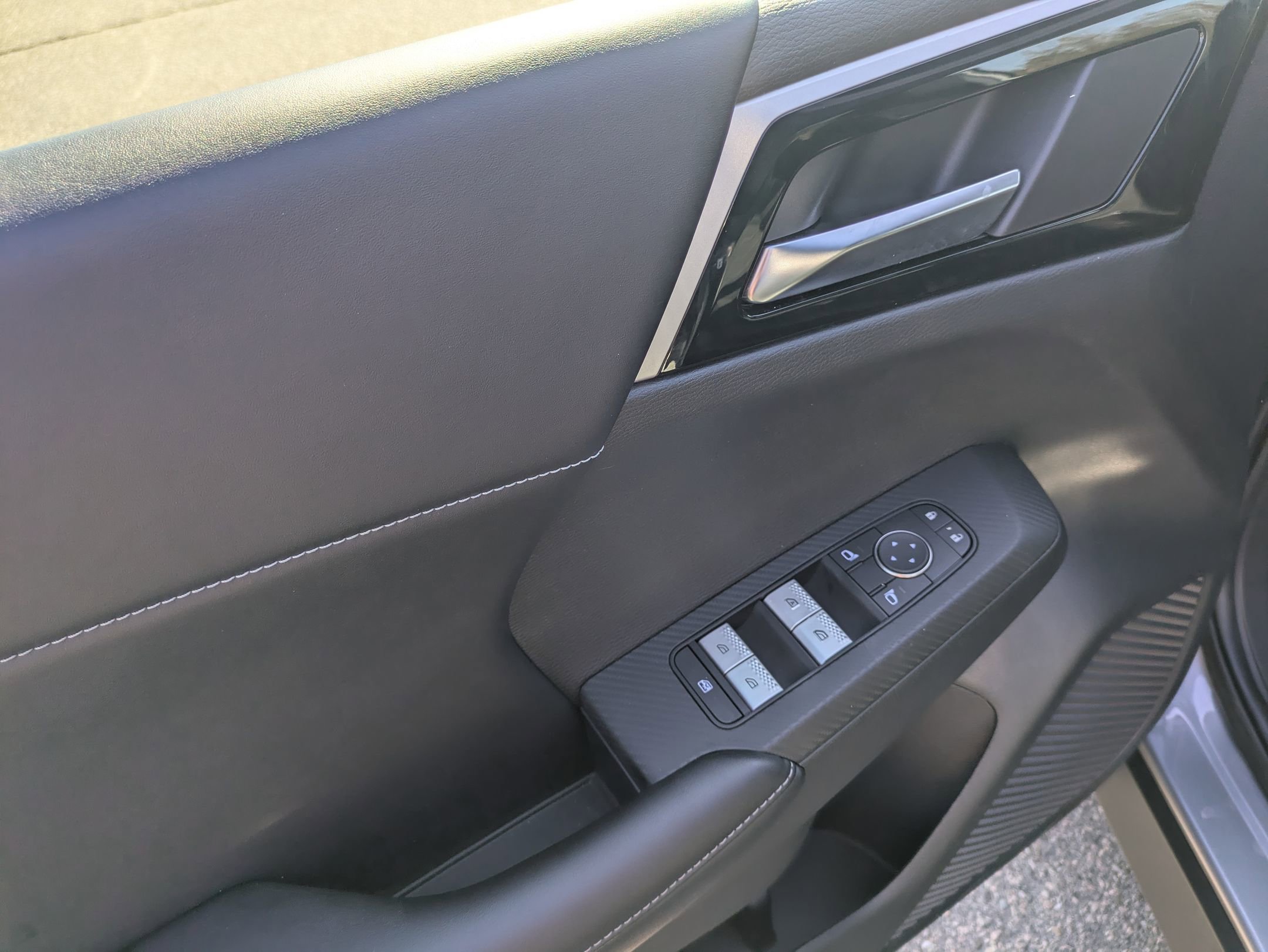 Used 2022 Mitsubishi Outlander SE image 13