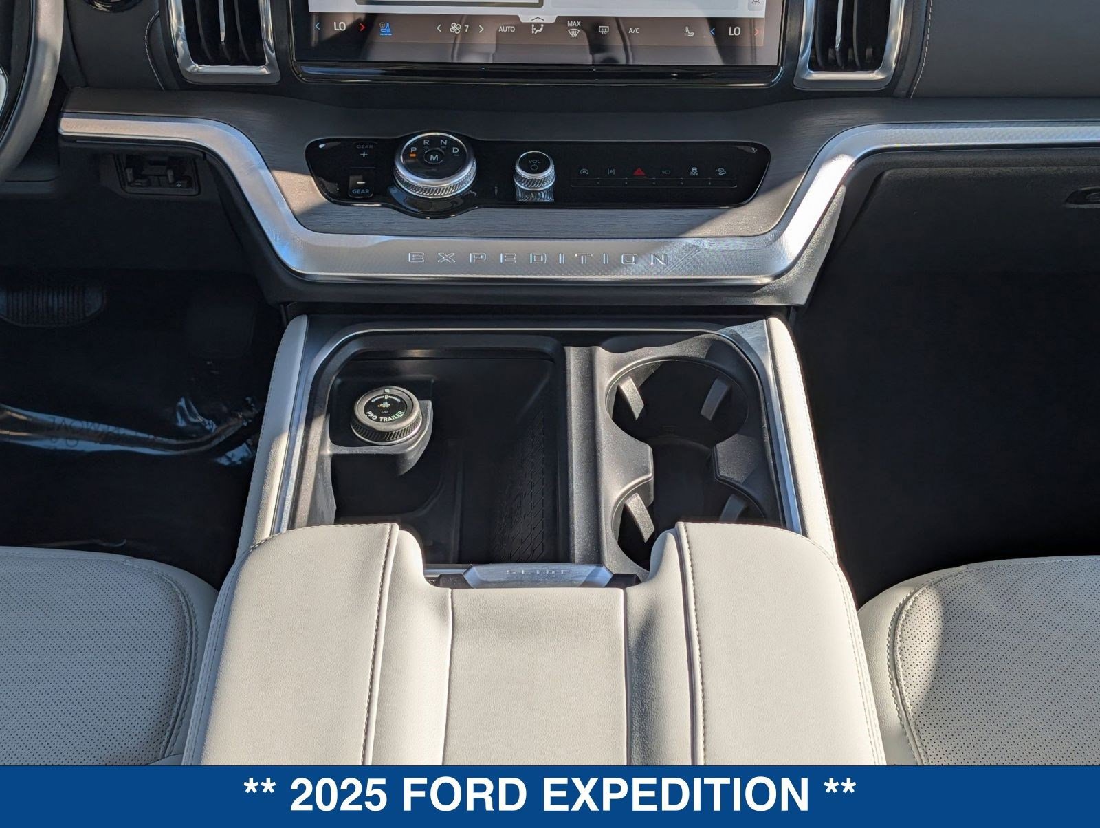 Certified 2025 Ford Expedition Platinum image 22