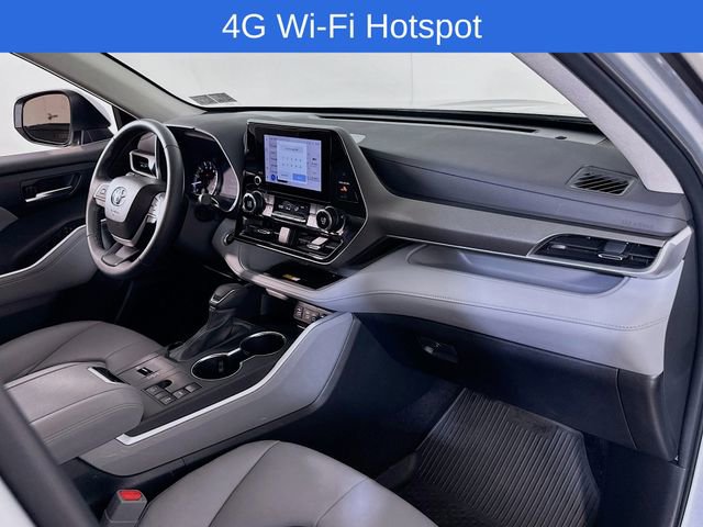 Used 2024 Toyota Highlander XLE FWD image 23