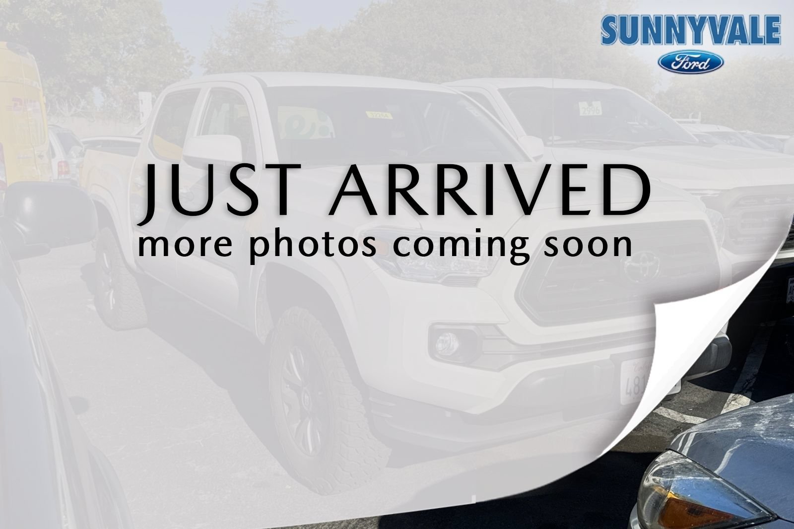 Used 2022 Toyota Tacoma SR AWD/4WD image 1