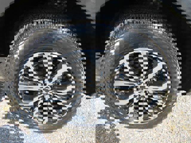 Certified 2023 Ford Explorer ST-Line w/ Class IV Trailer Tow Package image 24