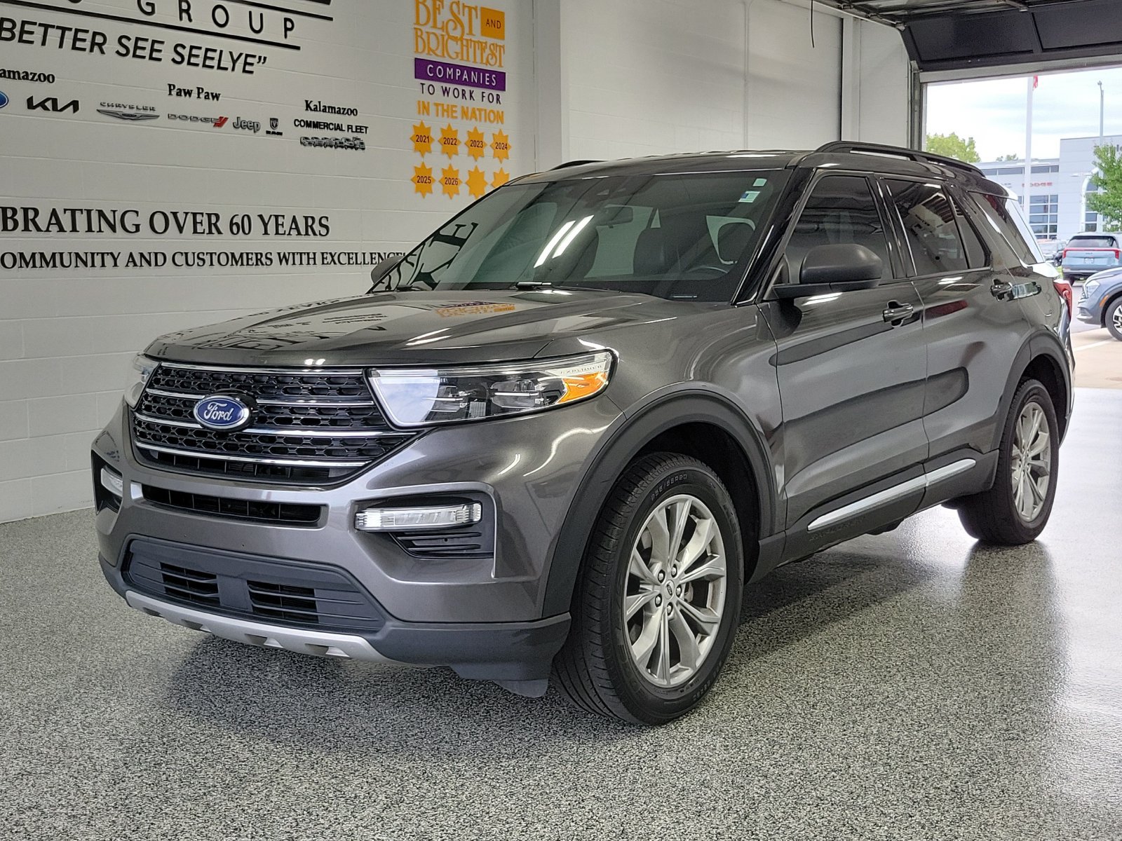 Certified 2020 Ford Explorer XLT w/ Equipment Group 202A AWD/4WD image 4
