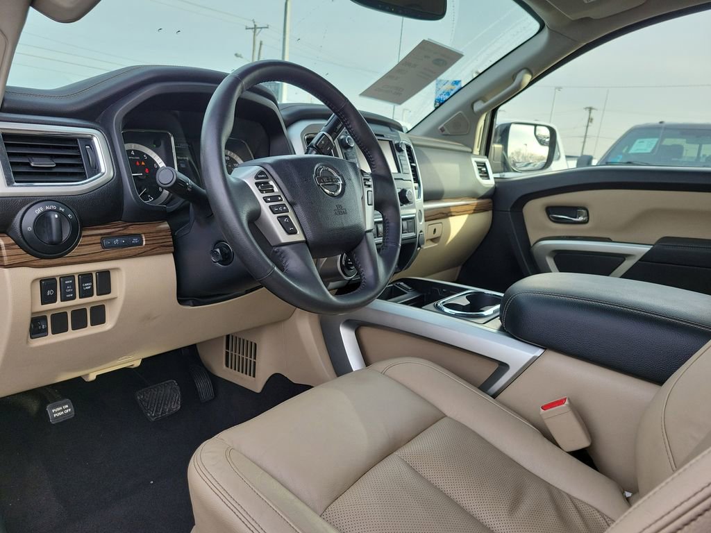 Used 2017 Nissan Titan SL image 20