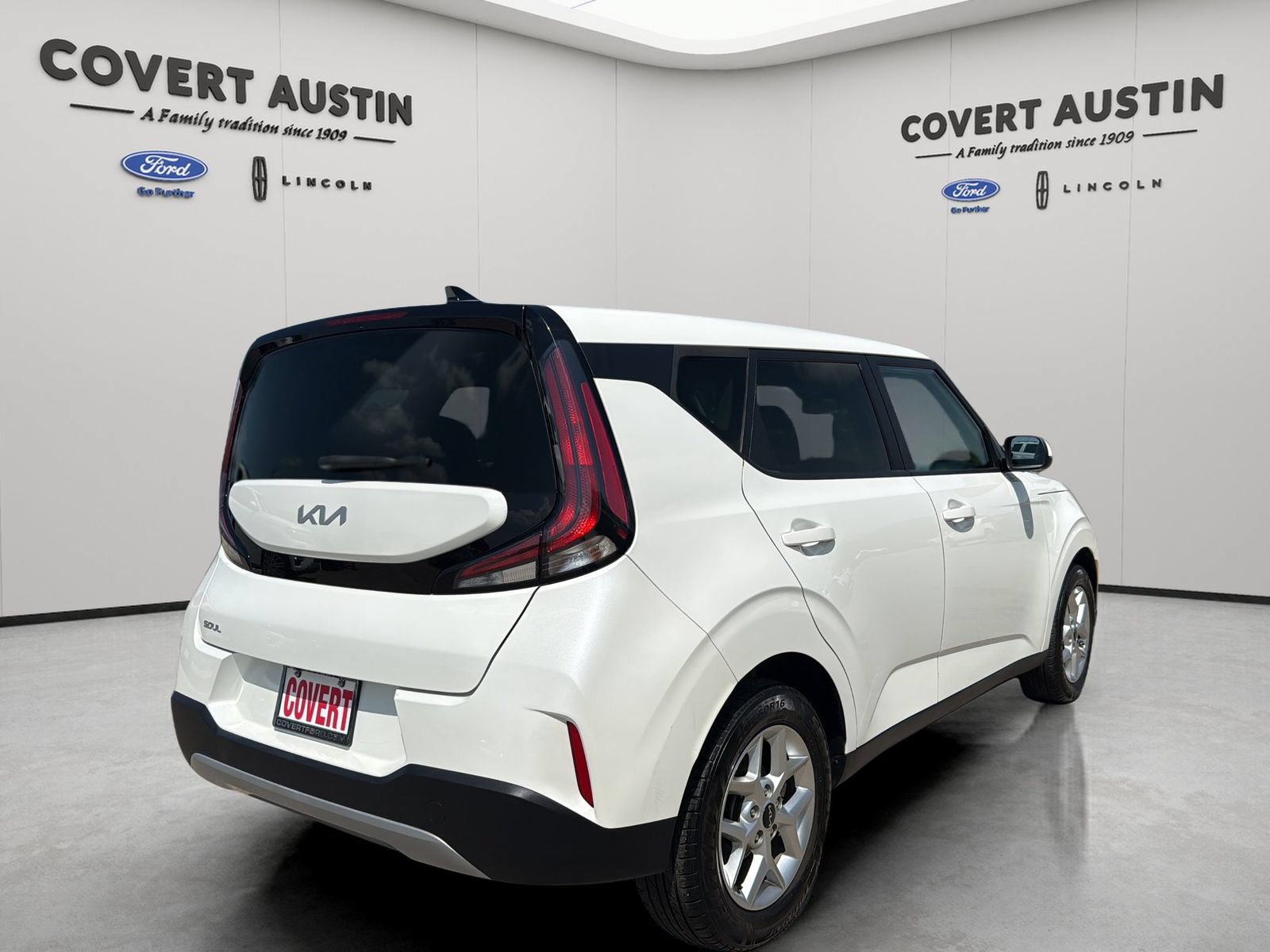 Used 2024 Kia Soul LX w/ Option Group 015 FWD image 5