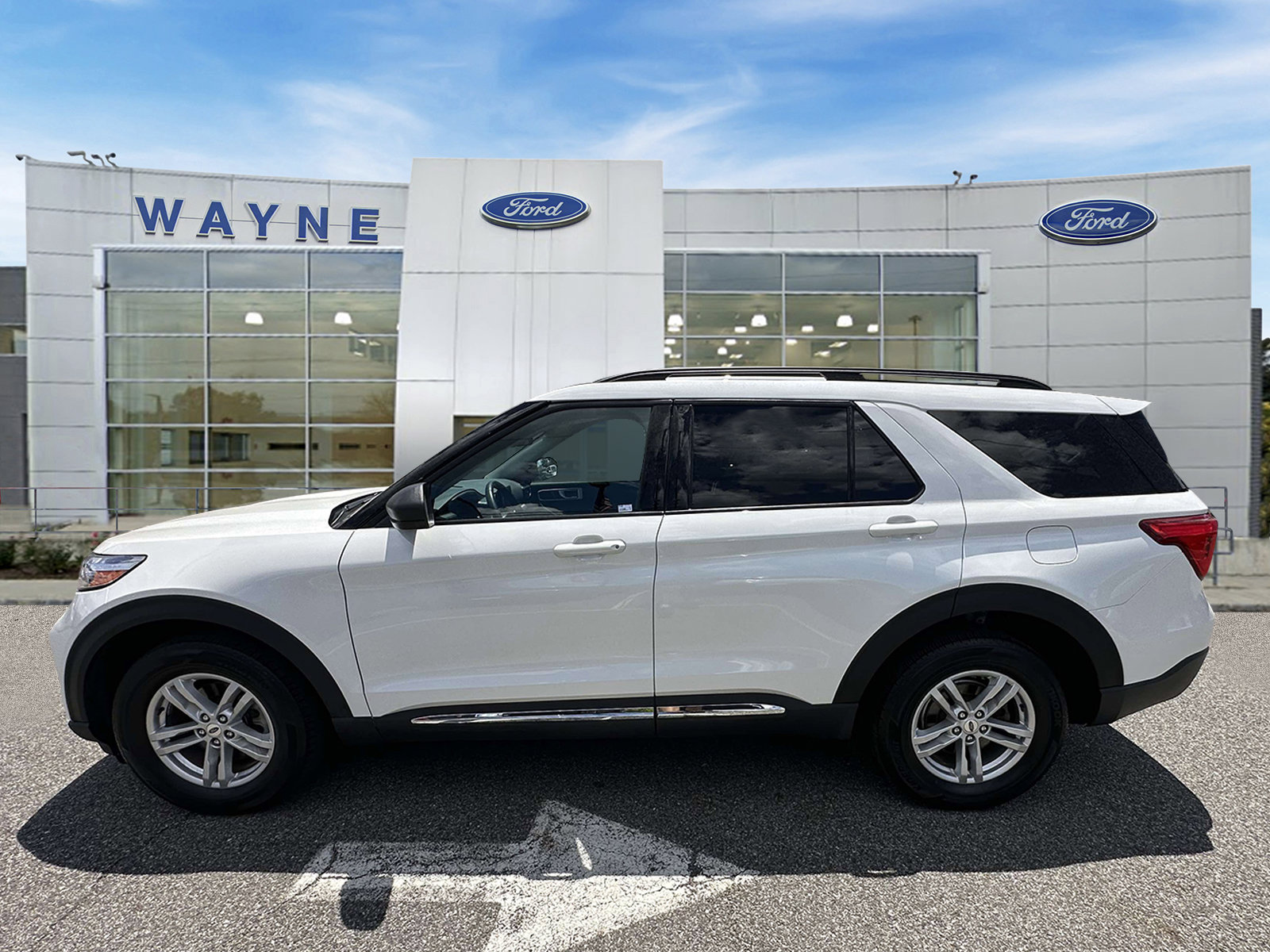 Certified 2023 Ford Explorer XLT w/ Equipment Group 202A AWD/4WD image 7