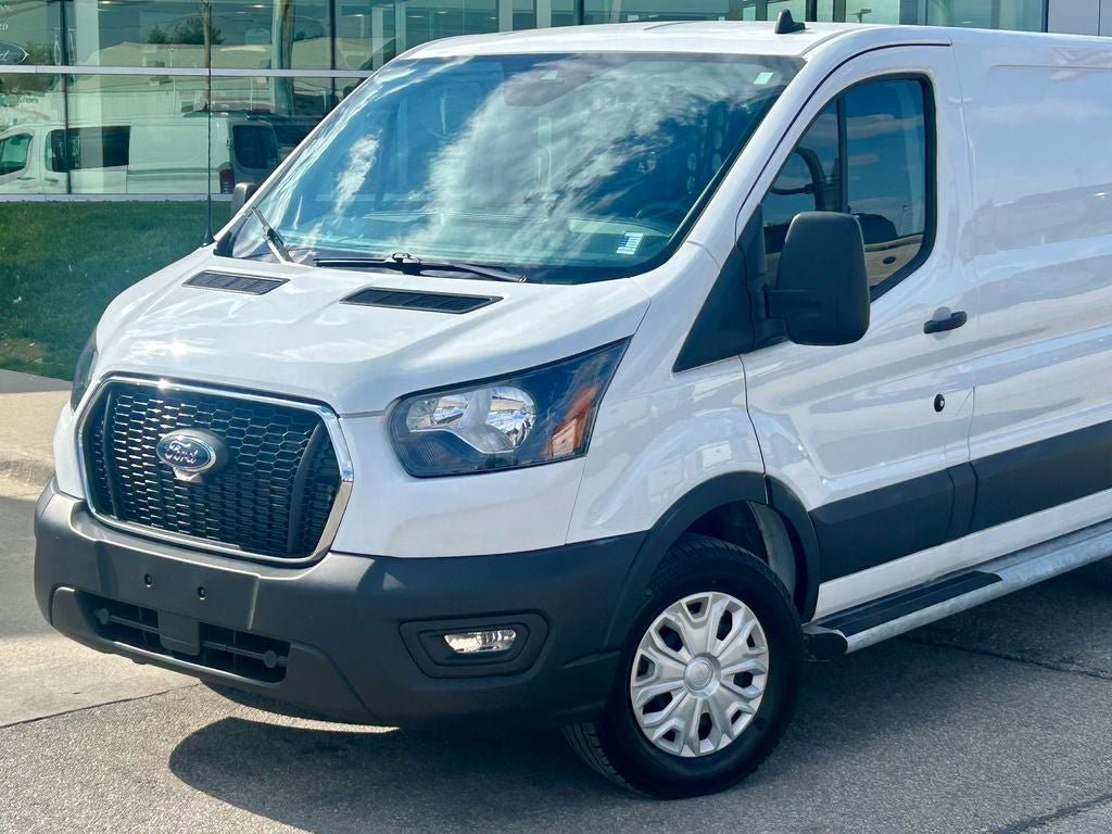Certified 2025 Ford Transit 250 Low Roof w/ Exterior Upgrade Package RWD image 2