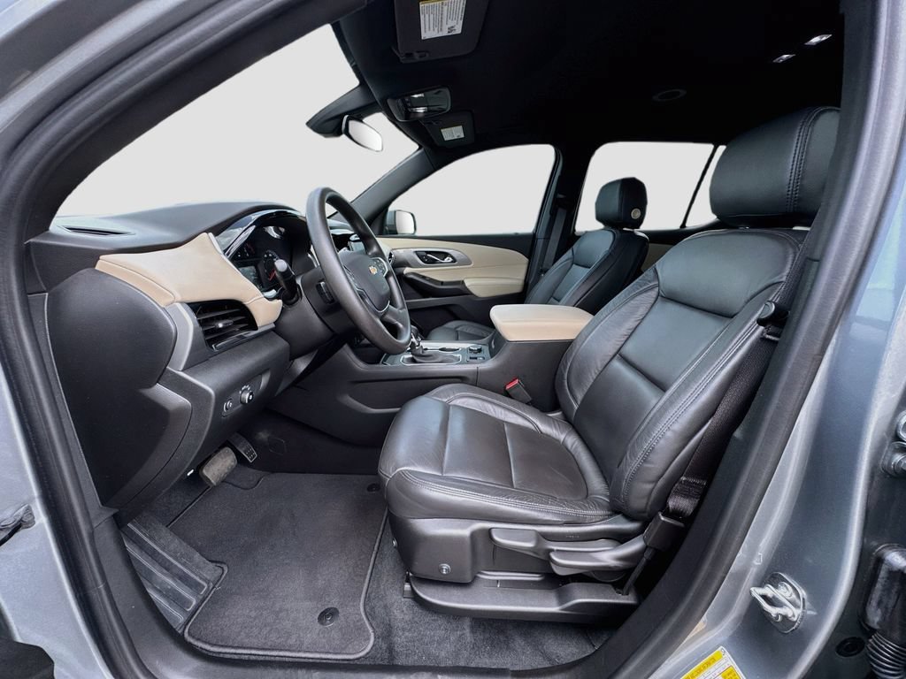 Used 2023 Chevrolet Traverse LS w/ Safety Package FWD image 19