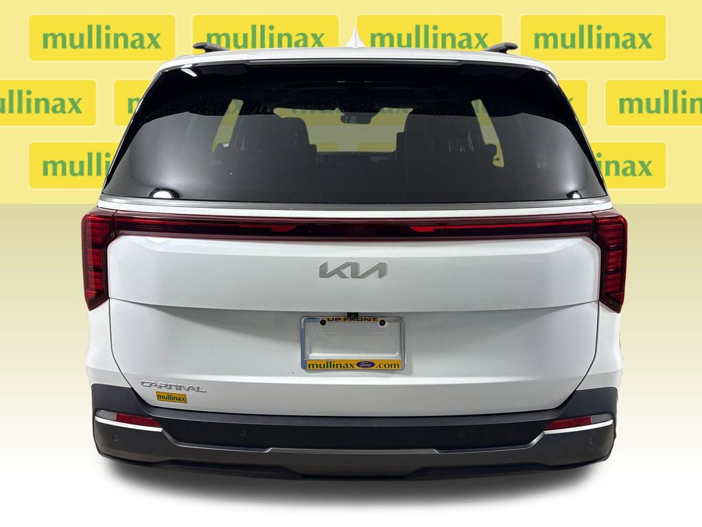 Used 2025 Kia Carnival SX FWD image 8