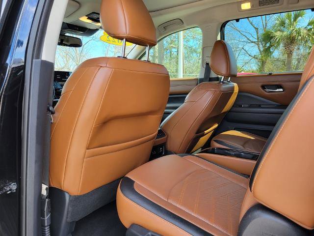 Used 2022 Nissan Pathfinder Platinum w/ Cargo Package image 15