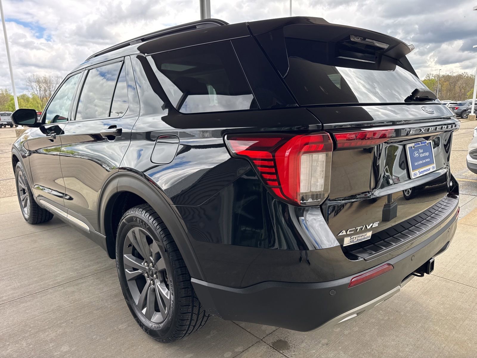 Certified 2025 Ford Explorer Active w/ Active Comfort Package AWD/4WD image 5