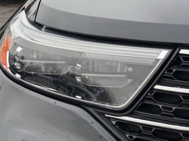 Certified 2021 Ford Explorer XLT w/ Equipment Group 202A image 8