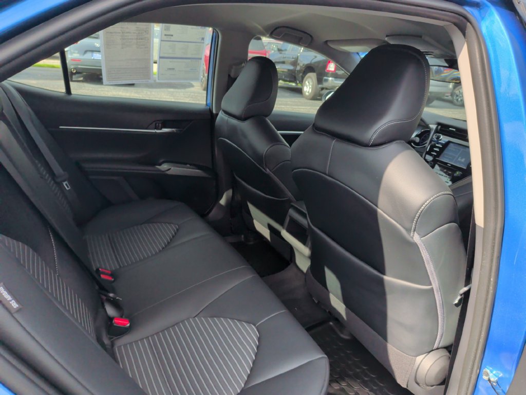 Used 2020 Toyota Camry SE FWD image 14
