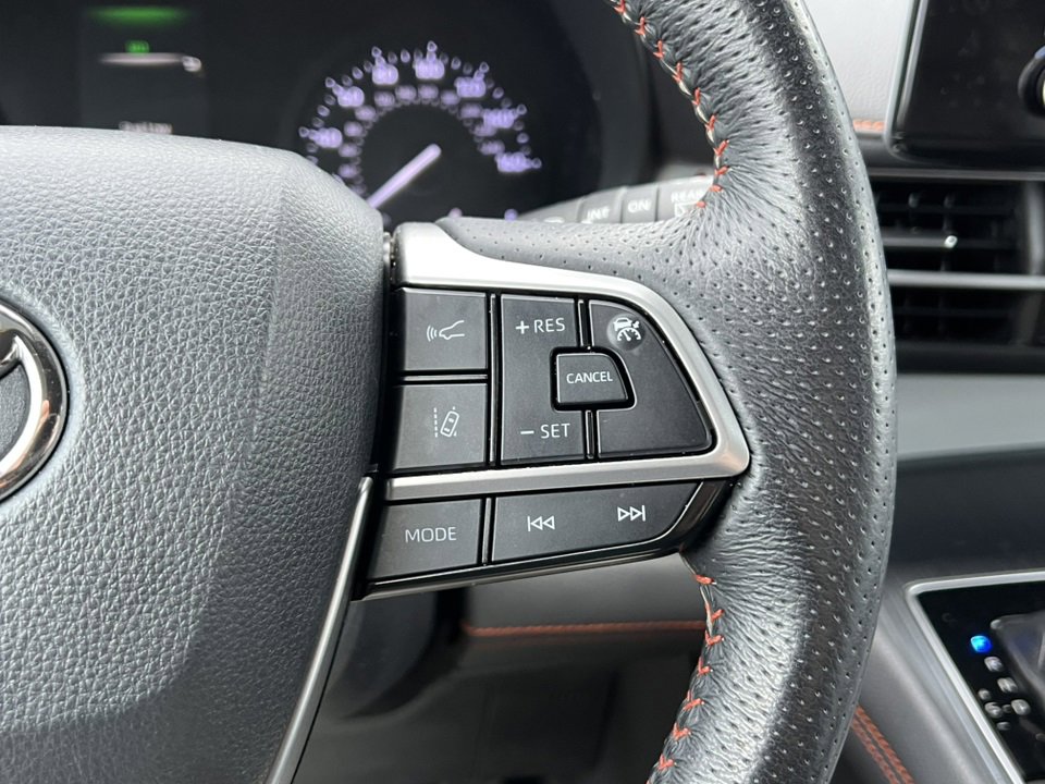 Used 2021 Toyota Sienna XSE image 23